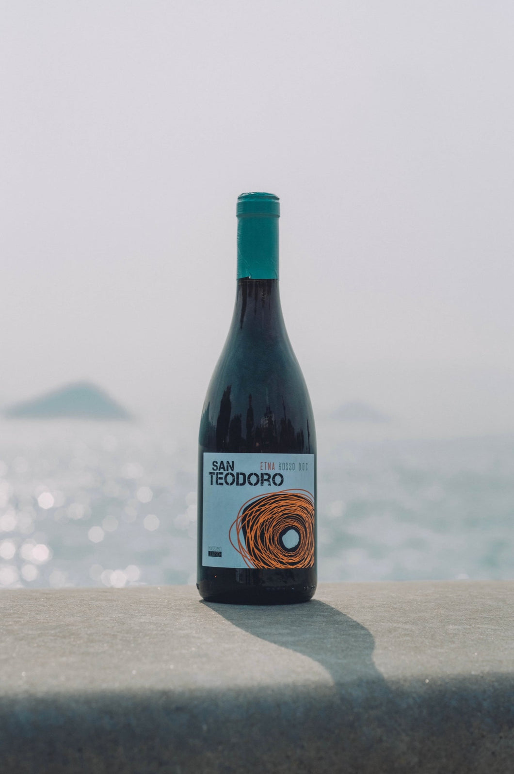 火山躍動 San Teodoro Etna Rosso 2018