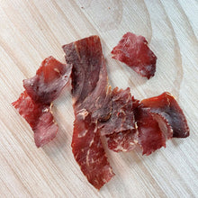 Load image into Gallery viewer, 西班牙 CRU CHIPS DE CECINA【高蛋白零食】風乾牛肉脆片
